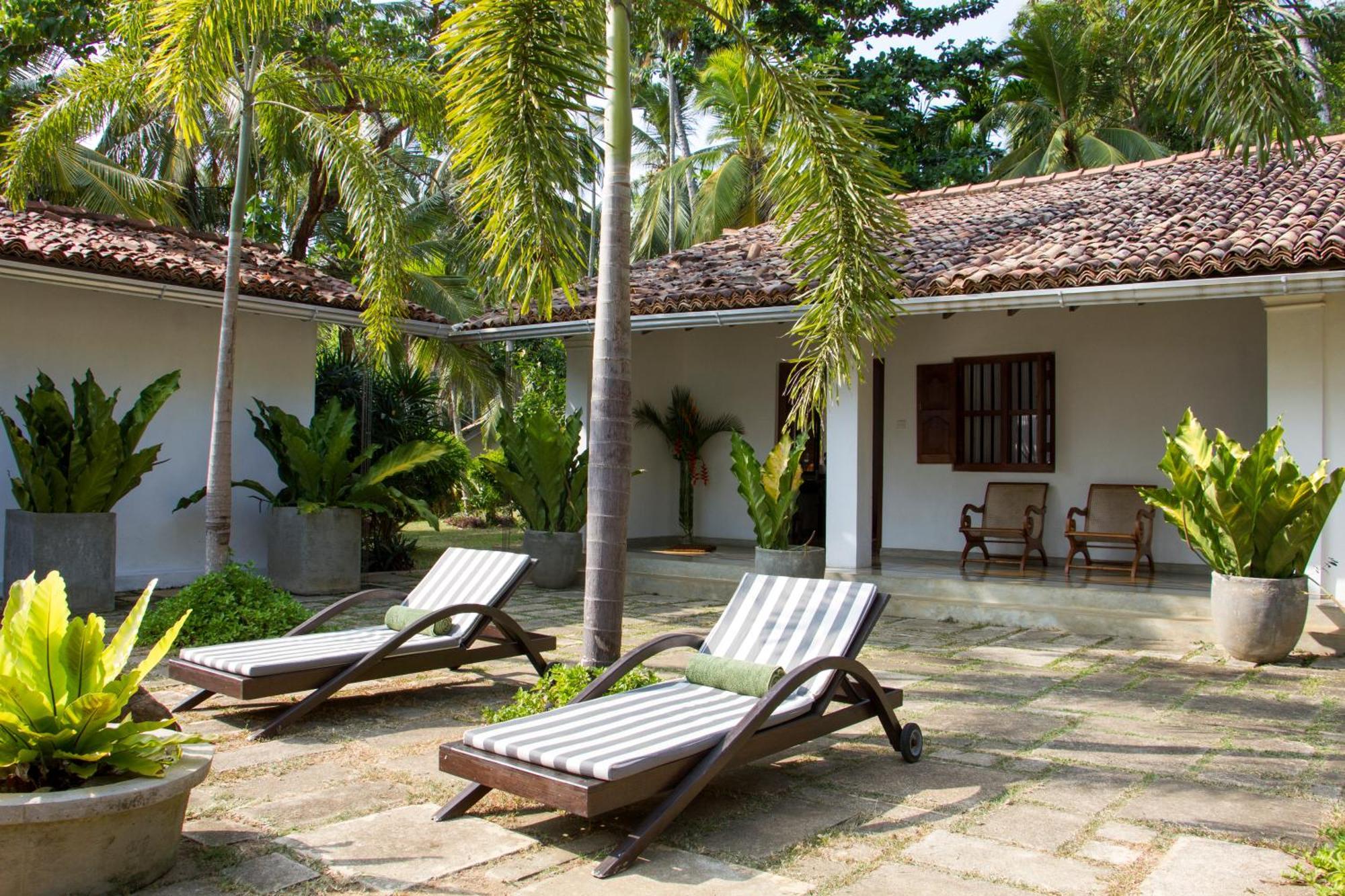 The Saffron House Hotell Dikwella Exteriör bild